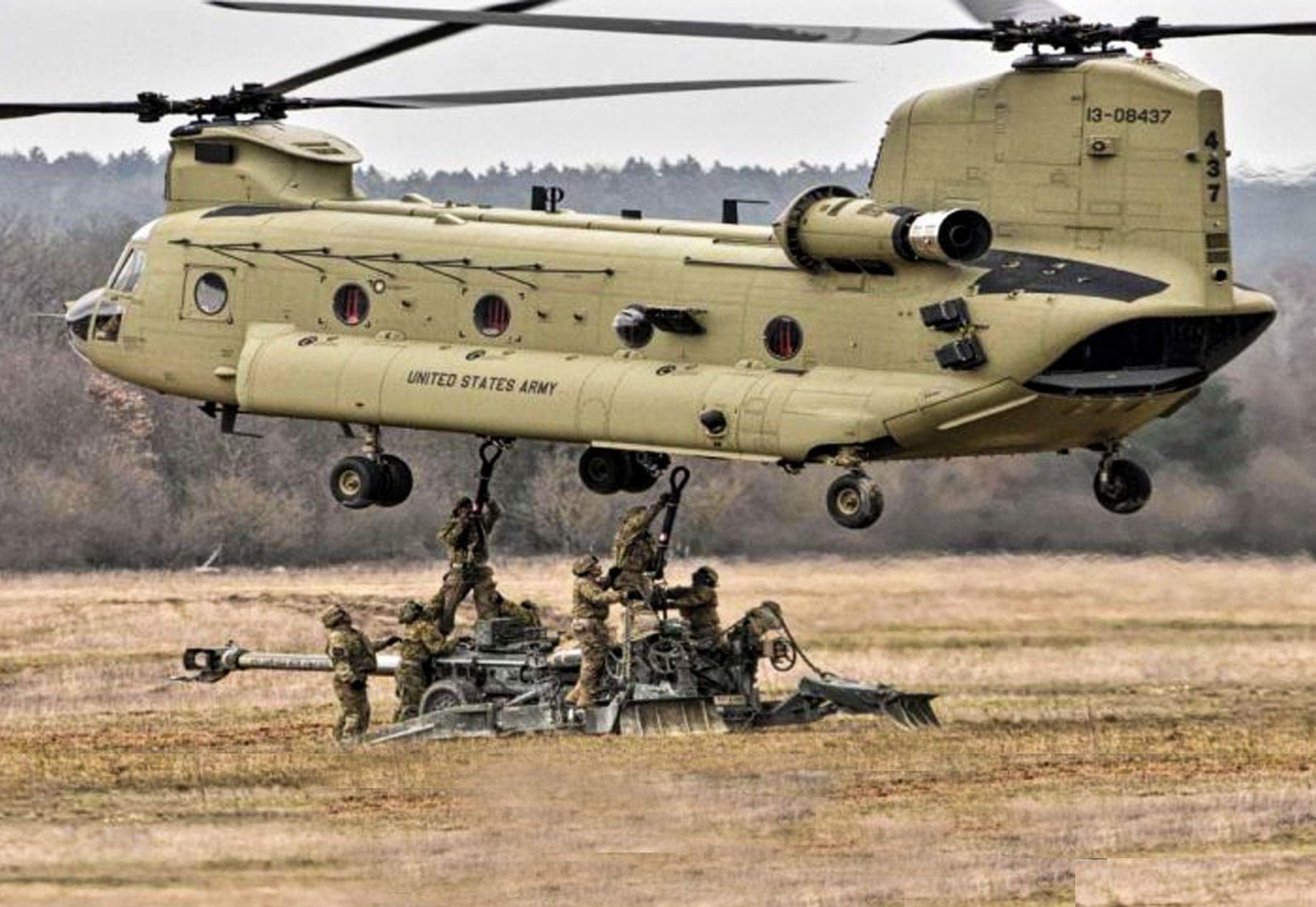 Boeing CH-47 Chinook Military Helicopter