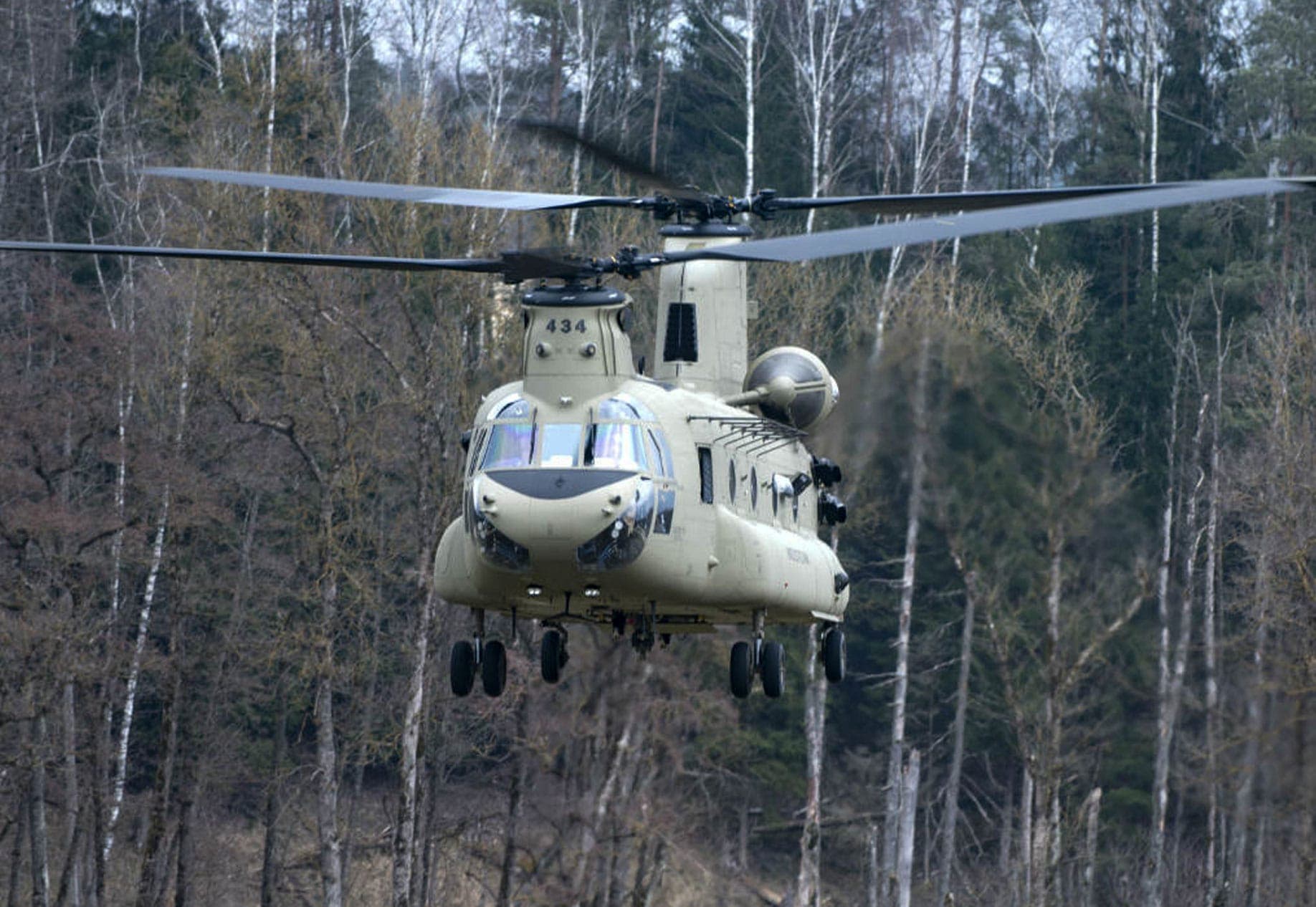 Spectacular Images Of The Boeing CH-47 Chinook Helicopter