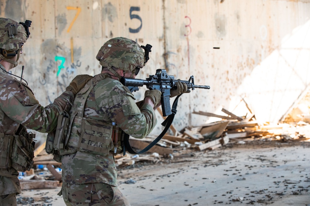 U.S. troops conduct live fire exercise to bolster readiness in Iraq