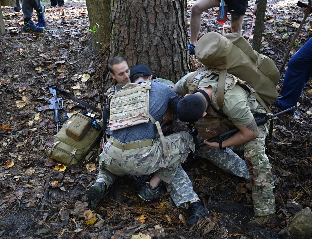 Students in the Special Forces Combat Medic Refresher Course treat a simulated patient during casualty training at Fort Bragg, North Carolina, October 2020. U.S. Army photo by K. Kassens.