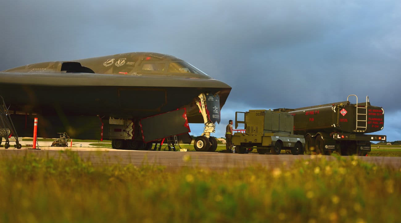 B-2 Images Spirit aircraft checks