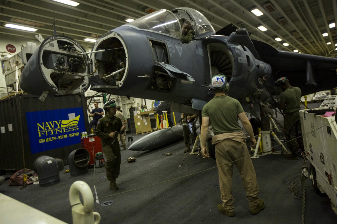 AV 8b Harrier Maintenance
