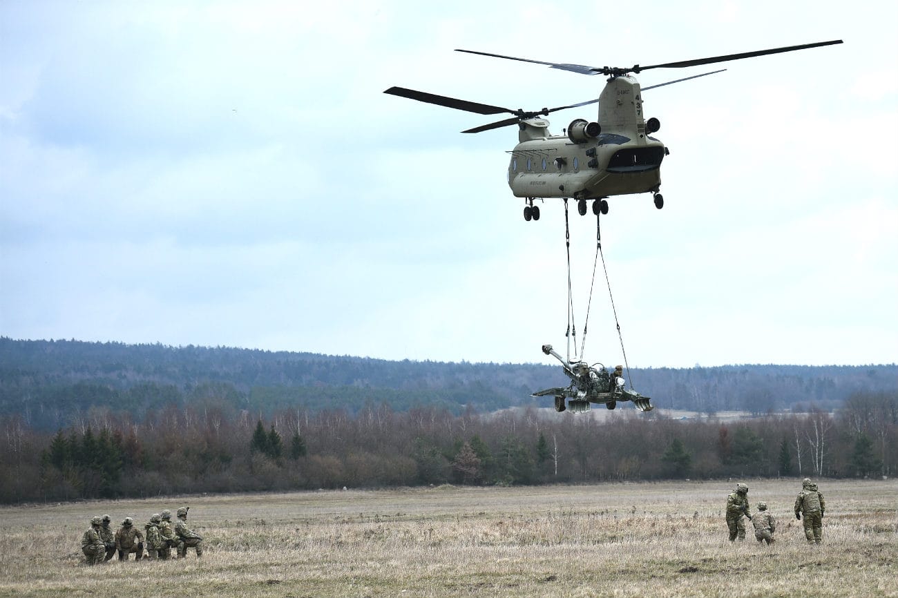 CH-47 Chinook Artillery