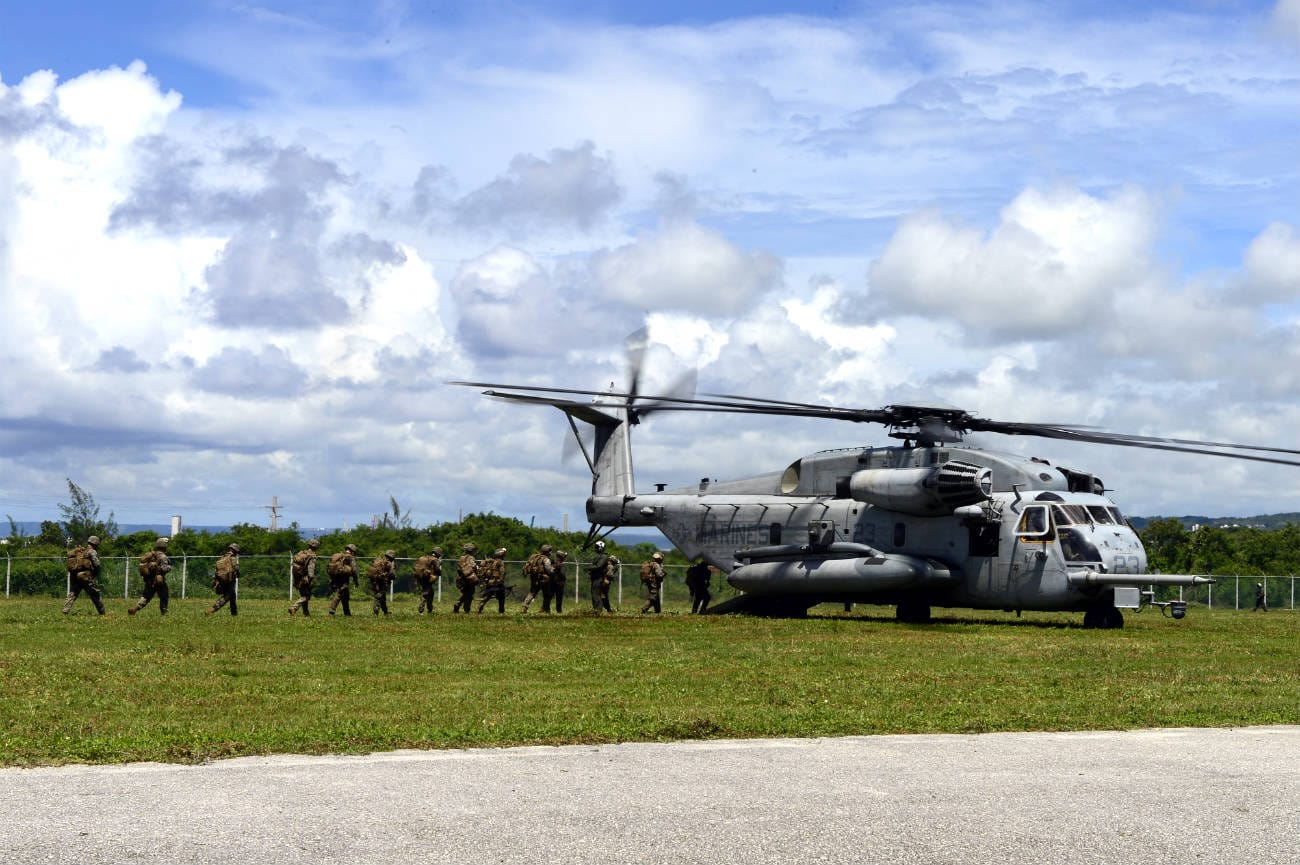 CH-53 Images Marines Loading