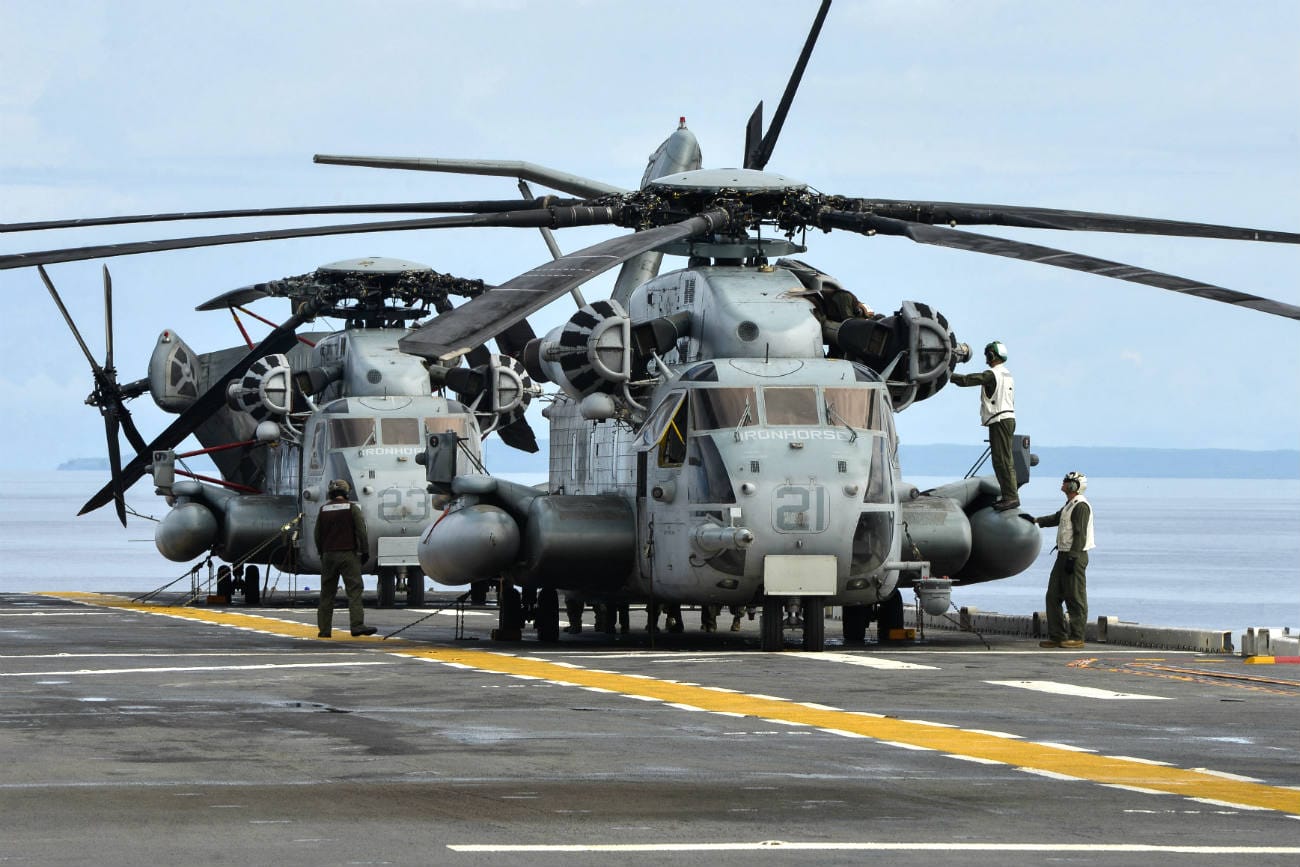 Ch-53 Sea stallion Folding up