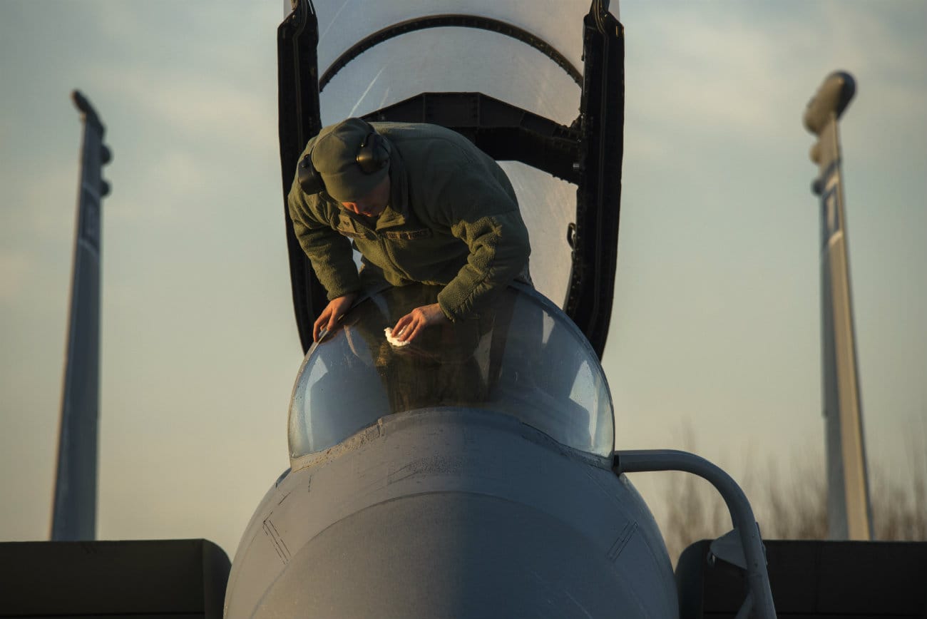 F-15 Eagle windshield clean