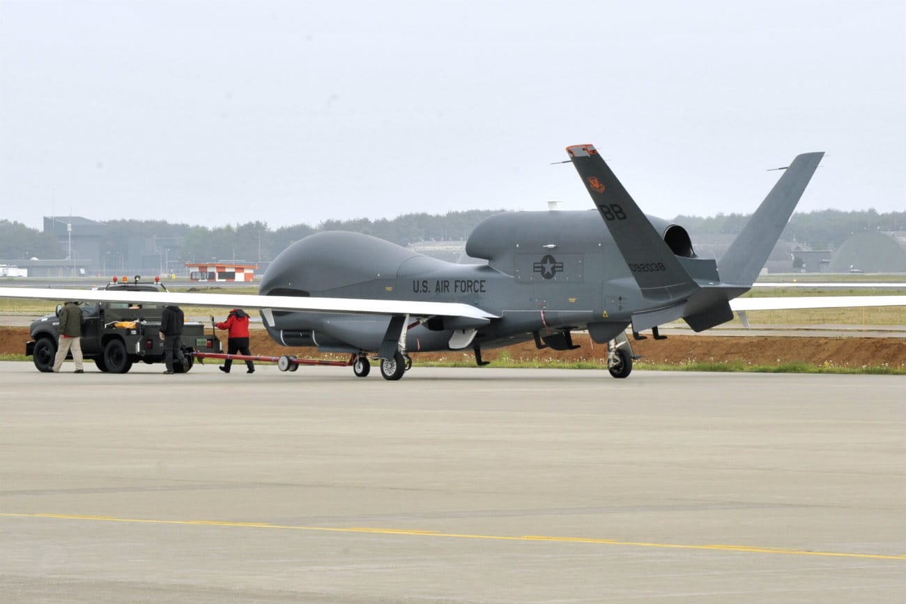 RQ-4 Global Hawk tow