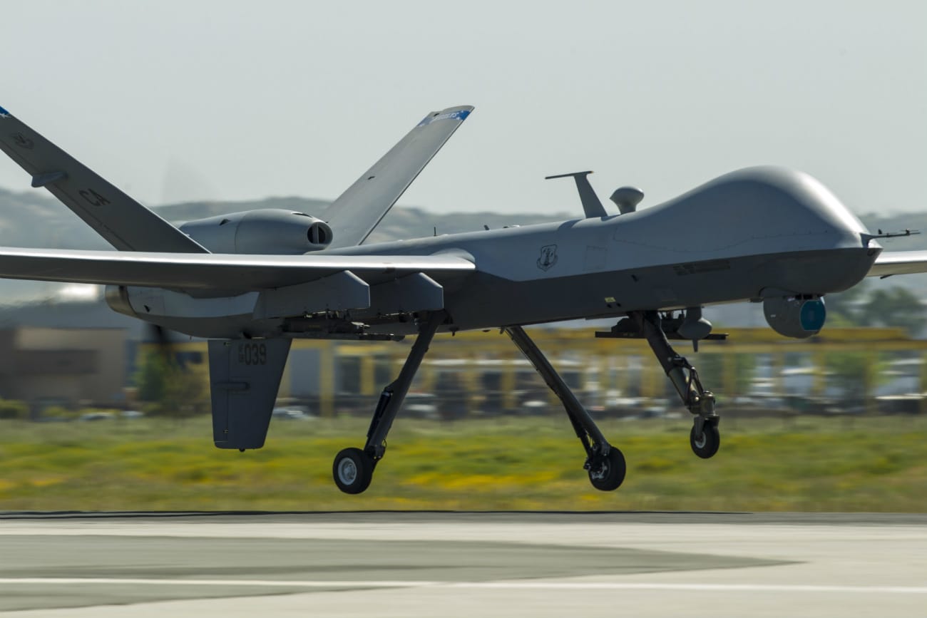 MQ-9 Reaper - Touch and go