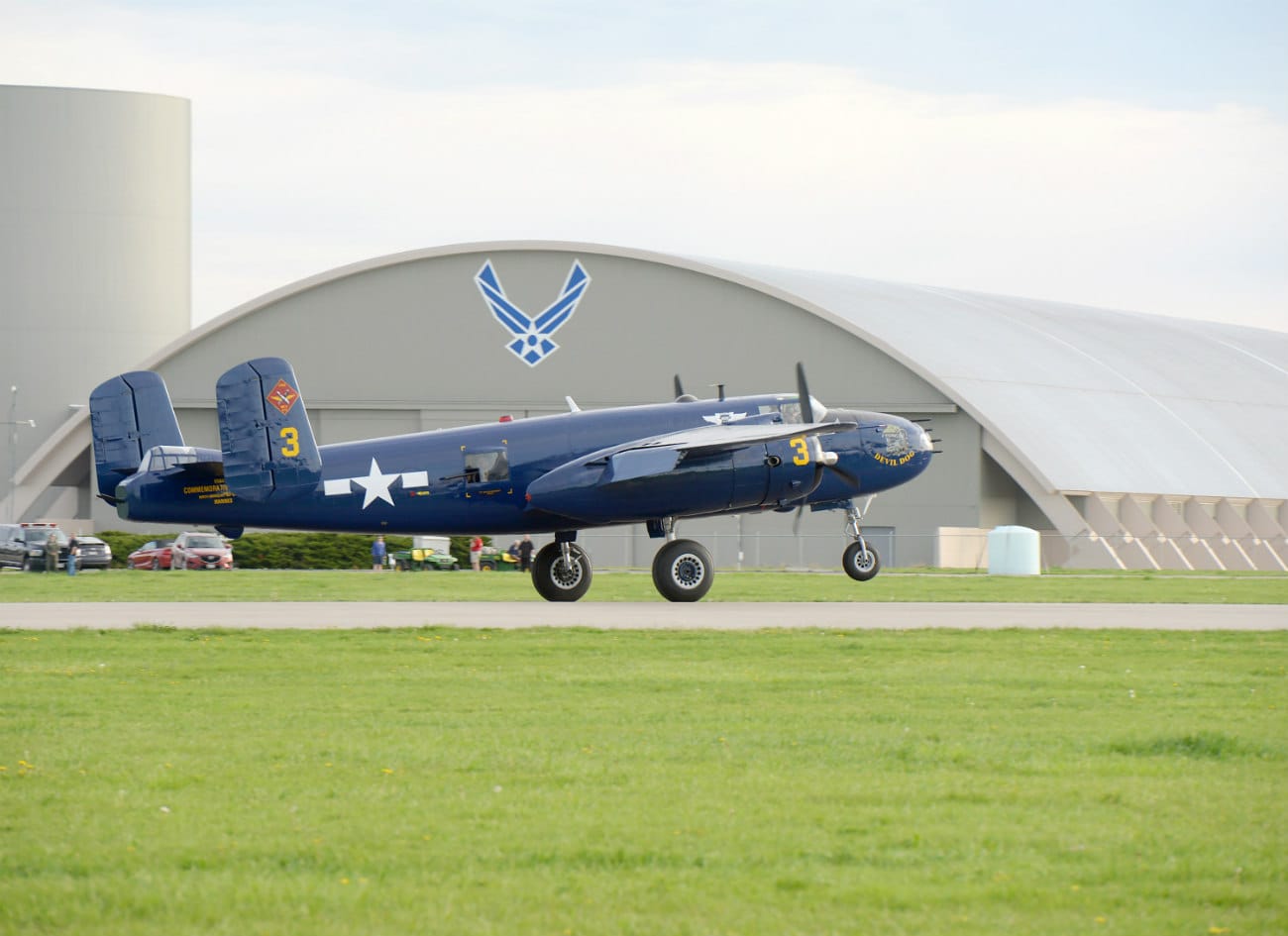 B-25 Mitchell bomber Devil Dog lands on a runway