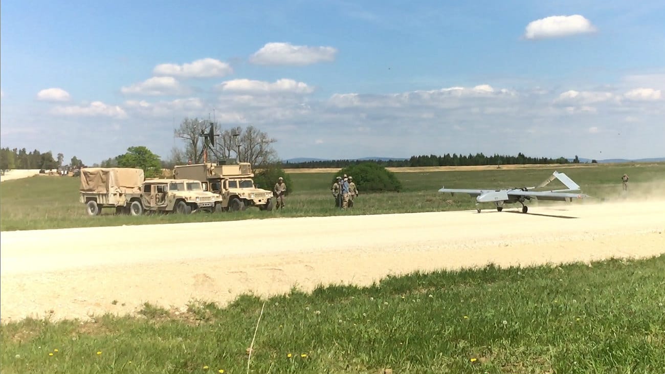 RQ-7 Shadow - Landing