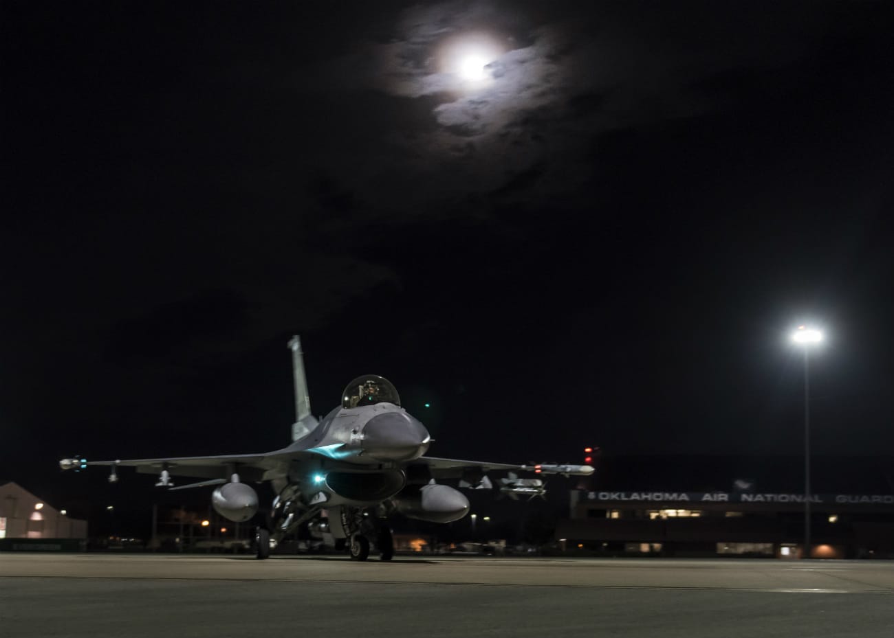 US Military Aircraft at Night Images - F-16 Fighting Falcon preparing for a flight
