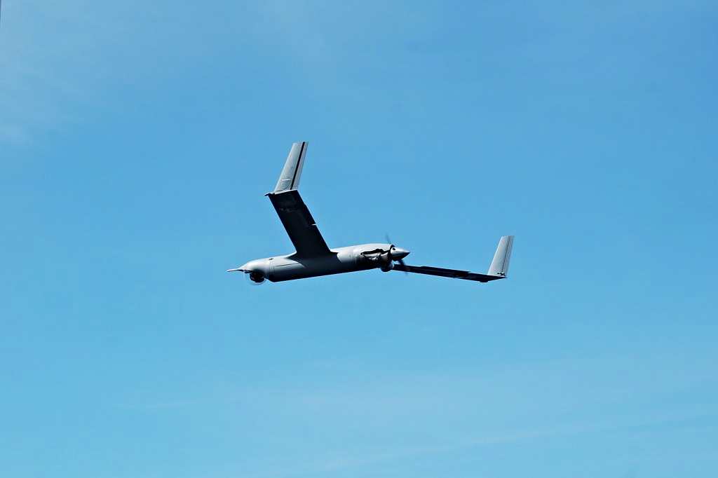 Insitu ScanEagle flies over a Marine Corps base
