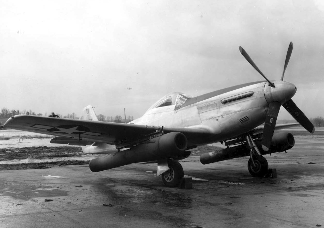 An Experimental P-51 Mustang with Underwing Pulsejets